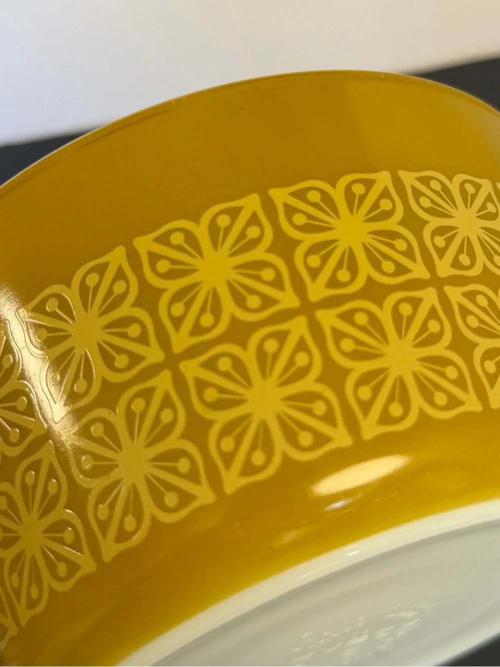 Vtg Pyrex 474-B Autumn Floral Mustard 1.5 Qt Square Flowers Casserole w/ Lid